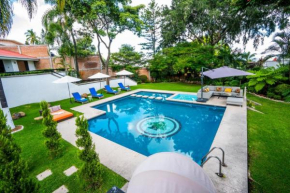 New Family Home with Pool Jacuzzi & Fronton